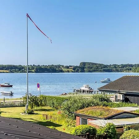 Star - 100m From The Sea By Interhome